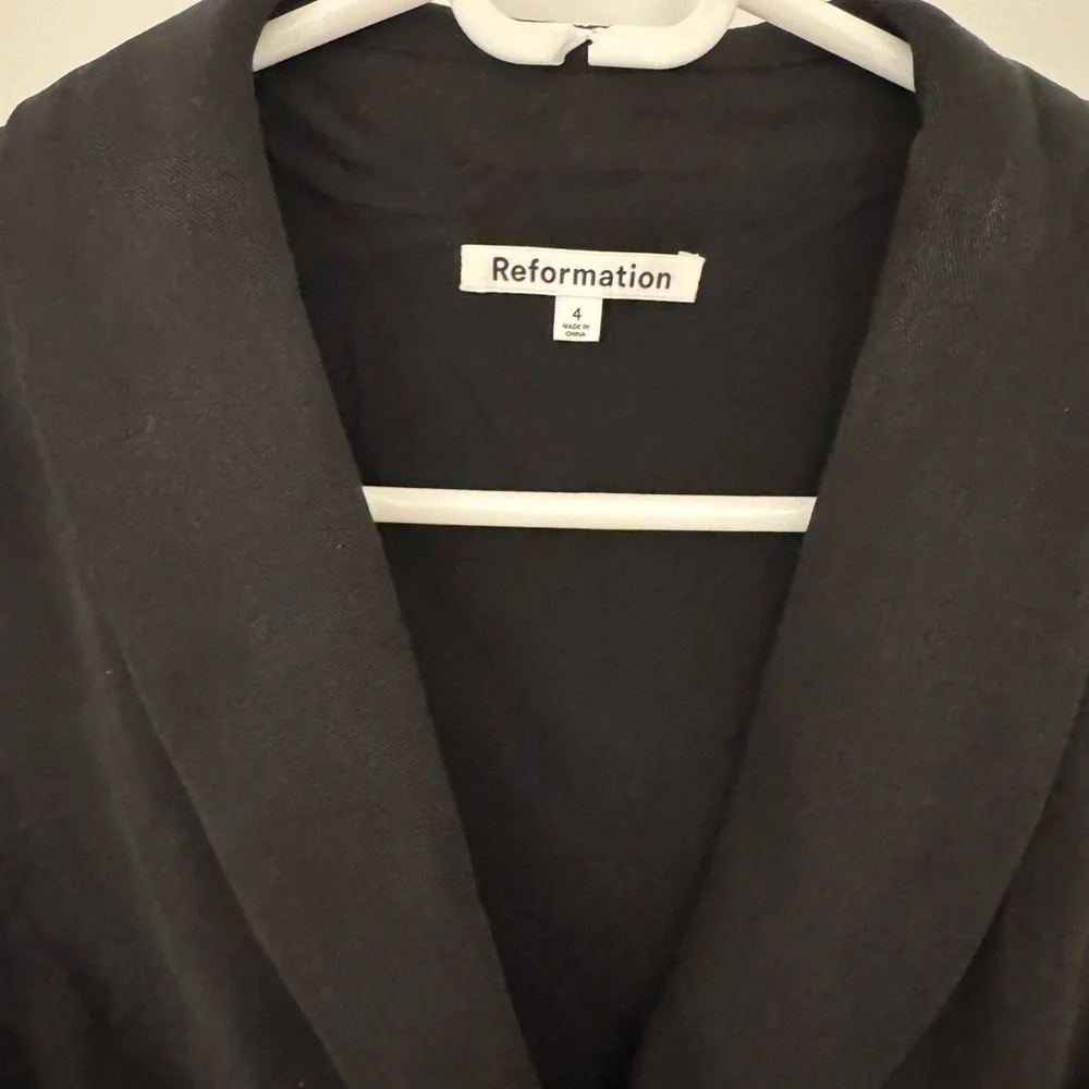 Reformation Black Vest with black/gold buttons - Picture 5 of 5